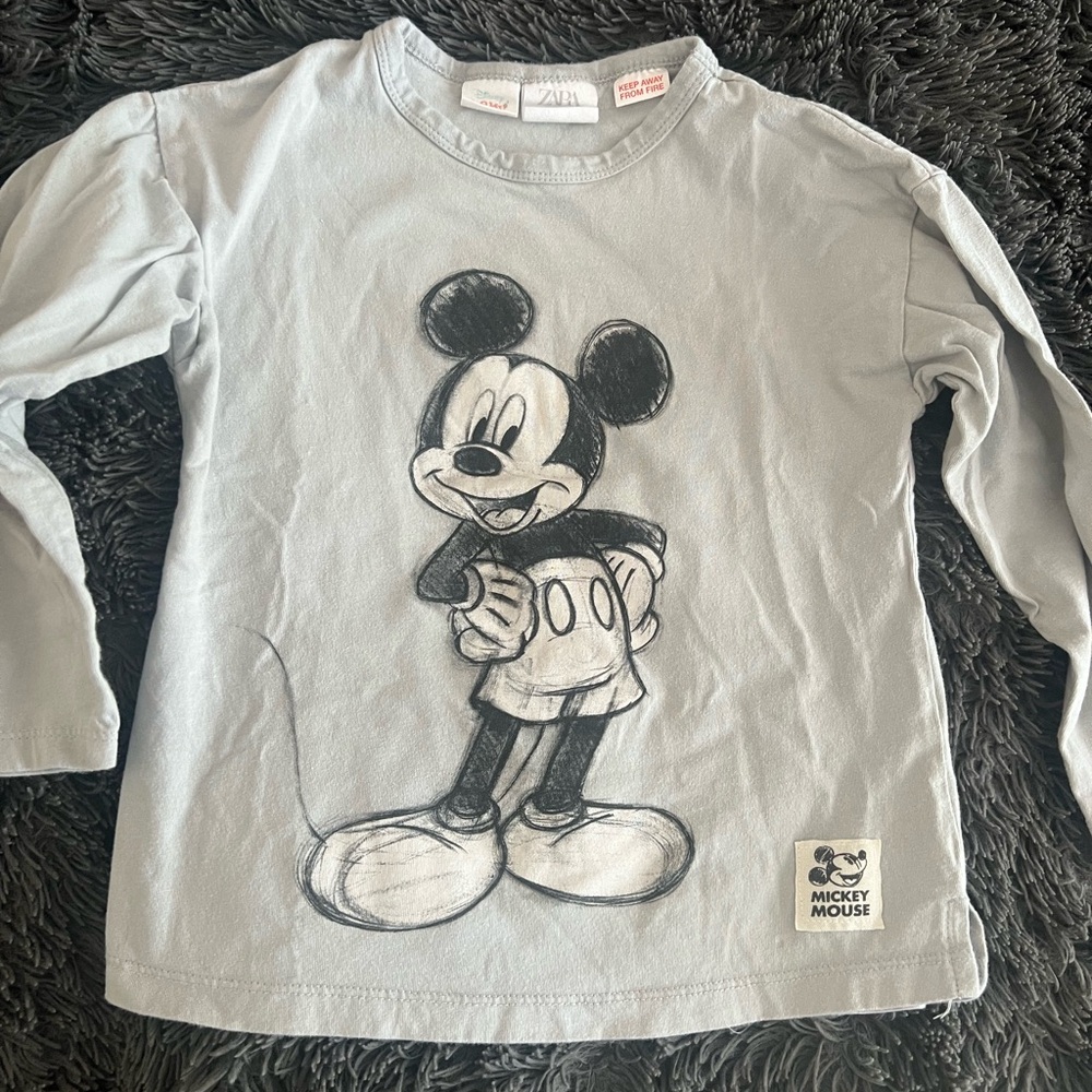 ❤️Zara Mickey Mouse Gray Kids Shirt, EUC